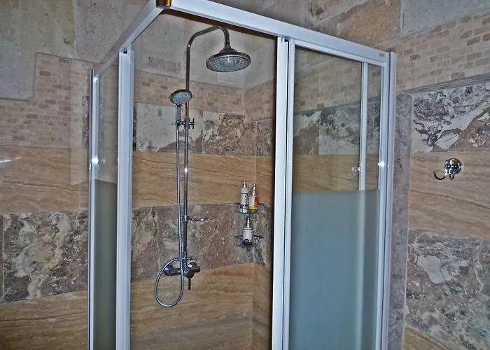 Cave - Special Category Hotell